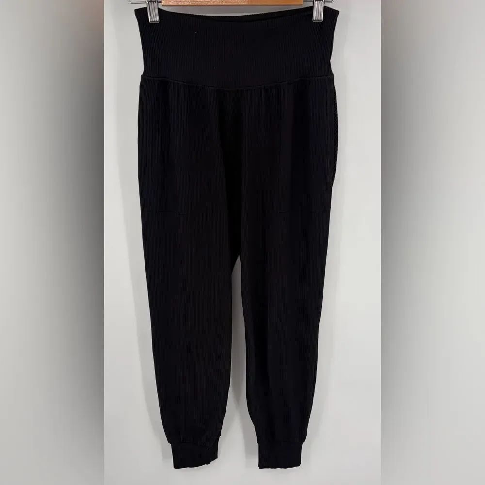 Athleta salutation high rise ribbed black jogger womens S Athleisure performance